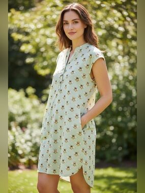 SM Wardrobe CUTE Bee Print Mint Green Shift Dress Pockets NWT